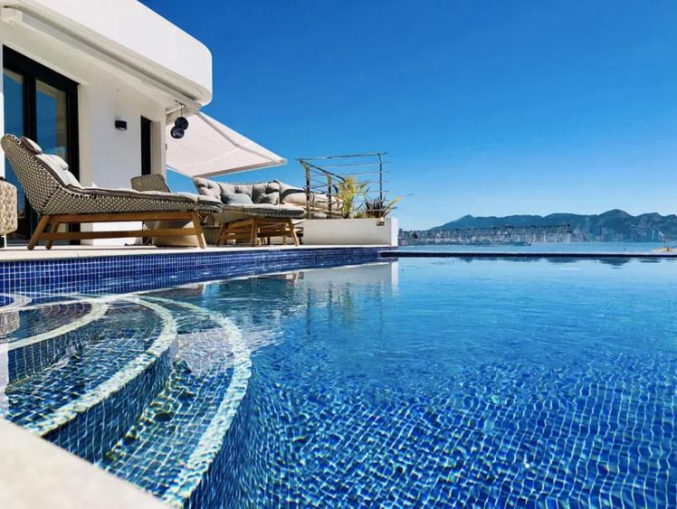 Luxurioeses Apartment In Benidorm Mit Pool エクステリア 写真