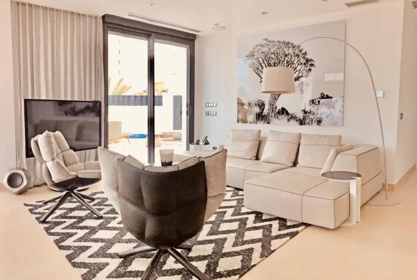 Luxurioeses Apartment In Benidorm Mit Pool エクステリア 写真