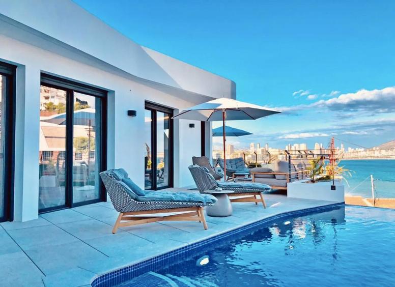 Luxurioeses Apartment In Benidorm Mit Pool エクステリア 写真
